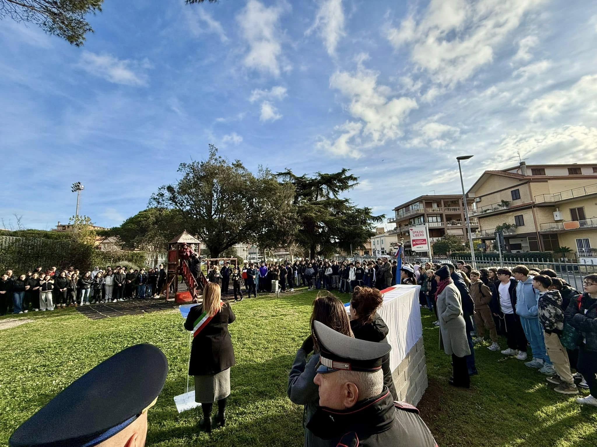 Giornata della Memoria - Installato il monumento commemorativo al Parco delle Rimembranze di Pomezia